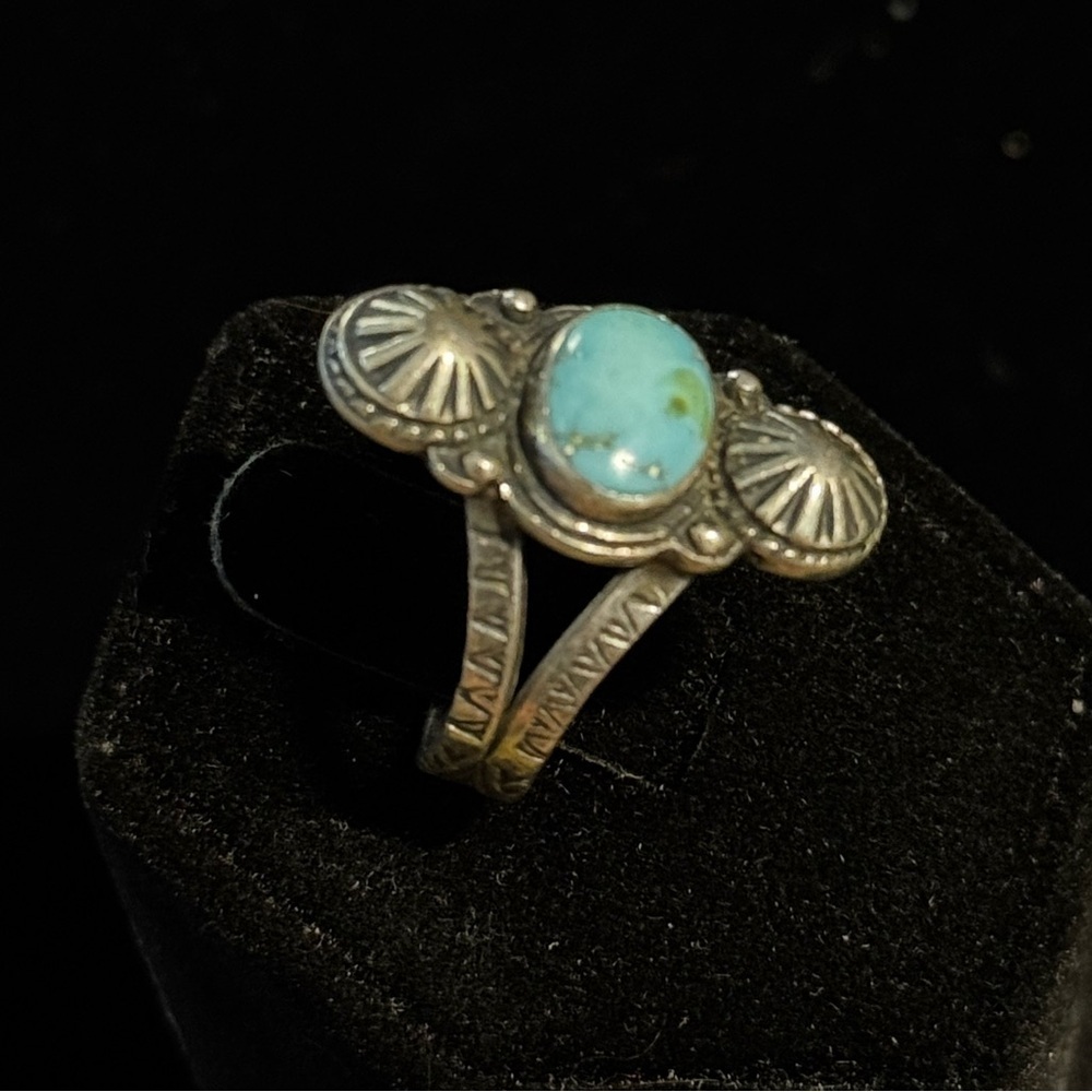 Vintage Native American Turquoise Sterling Silver Ring Size 7 - Picture 2 of 4